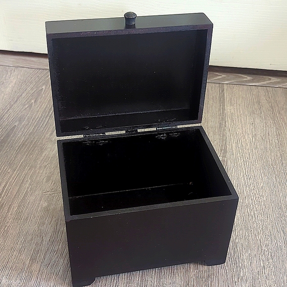 Wooden Keepsake Box - NWT - Picture 2 of 6